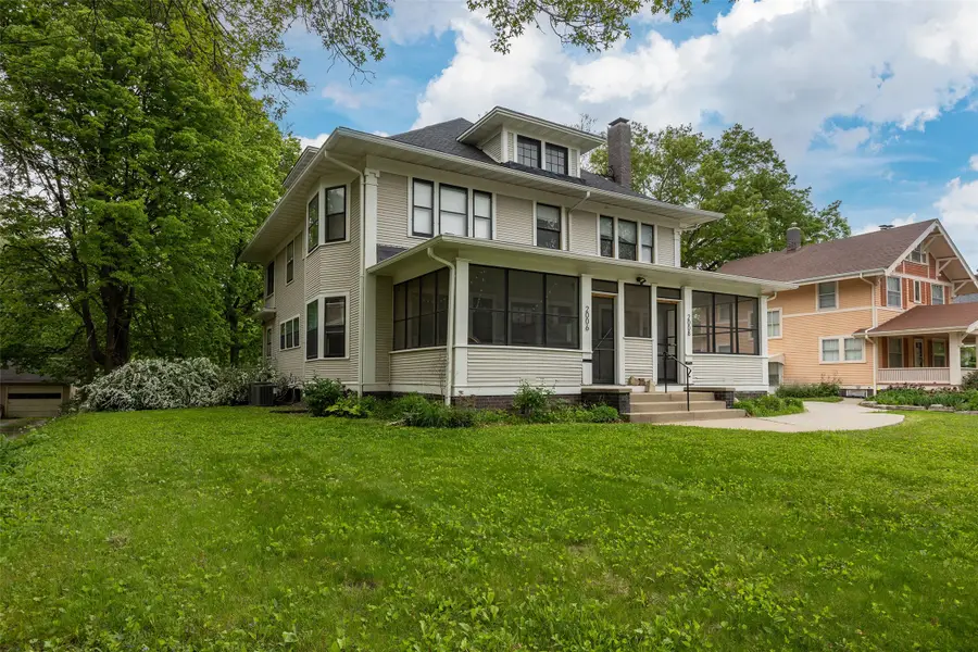 2008-2006 E 12th Street, Des Moines, IA 50316 - #2