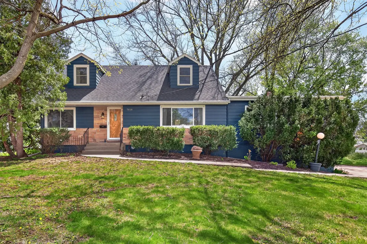 7018 Roseland Drive, Urbandale, IA 50322 - #1