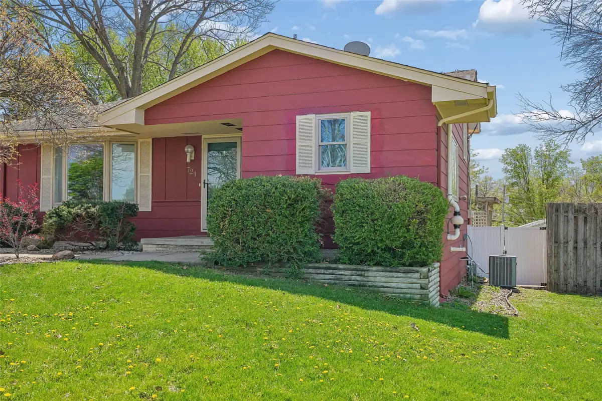 721 E Porter Avenue, Des Moines, IA 50315 - #1