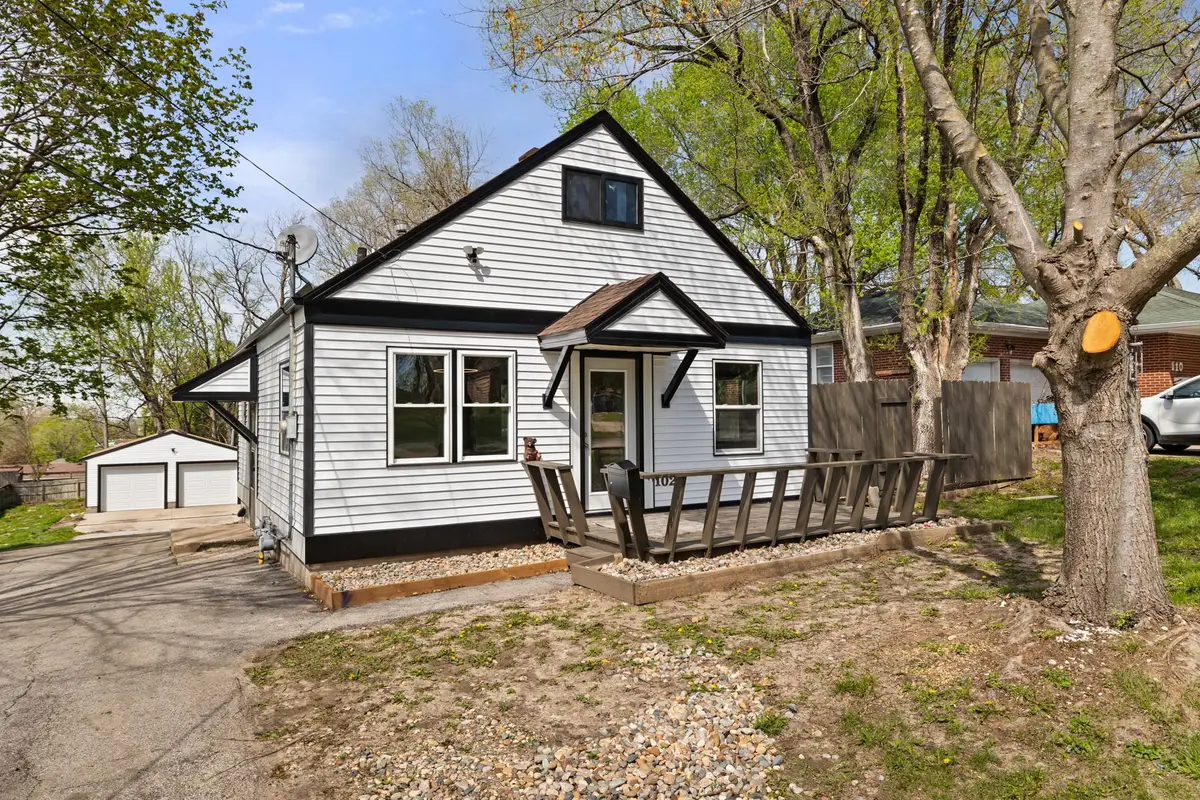 102 E Thornton Avenue, Des Moines, IA 50315 - #1