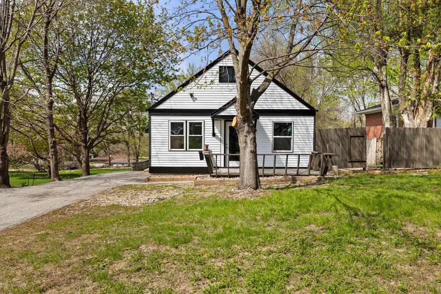 102 E Thornton Avenue, Des Moines, IA 50315 - #2