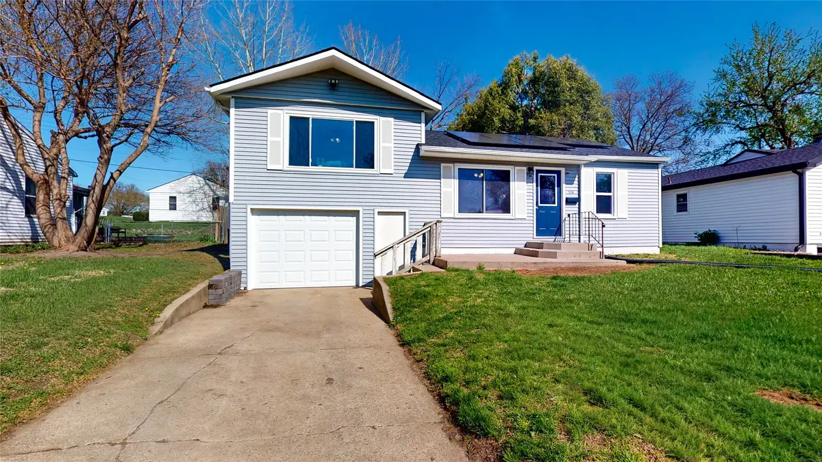 504 E 21st Street S, Newton, IA 50208 - #1