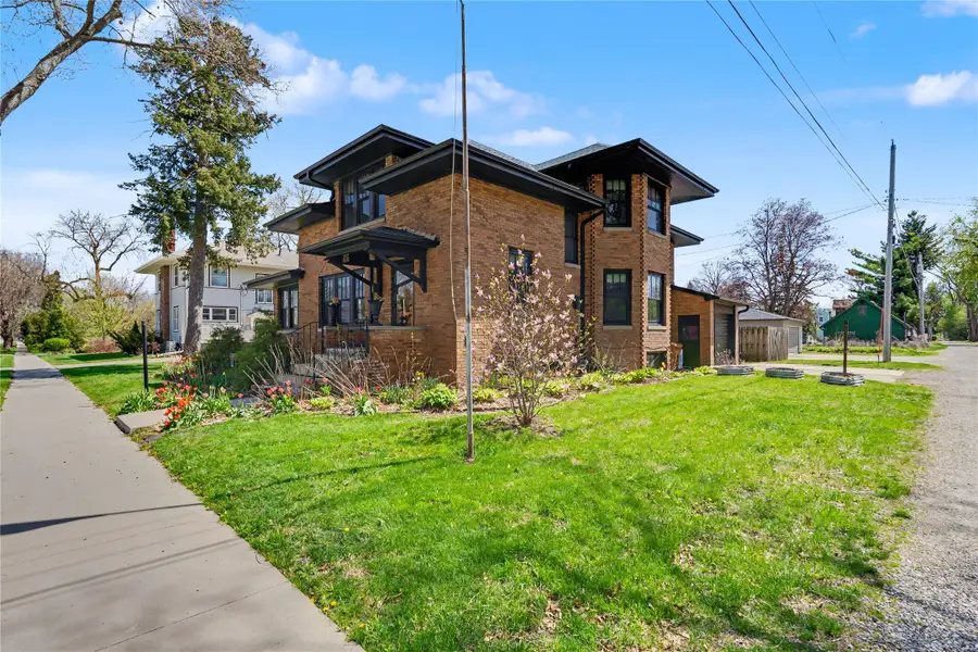 816 10th Avenue, Grinnell, IA 50112 - #2