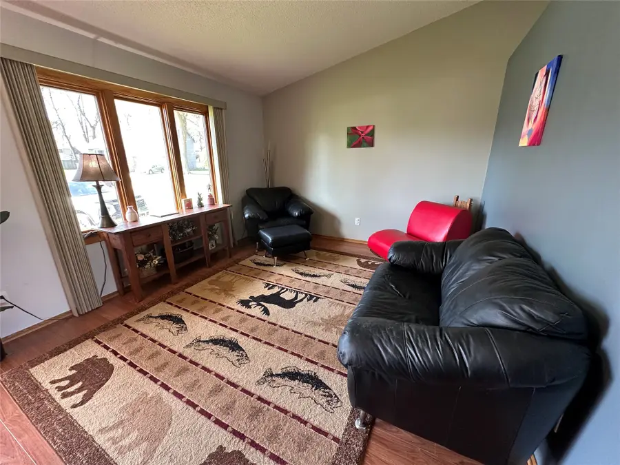 1912 Thornton Court, Des Moines, IA 50320 - #3