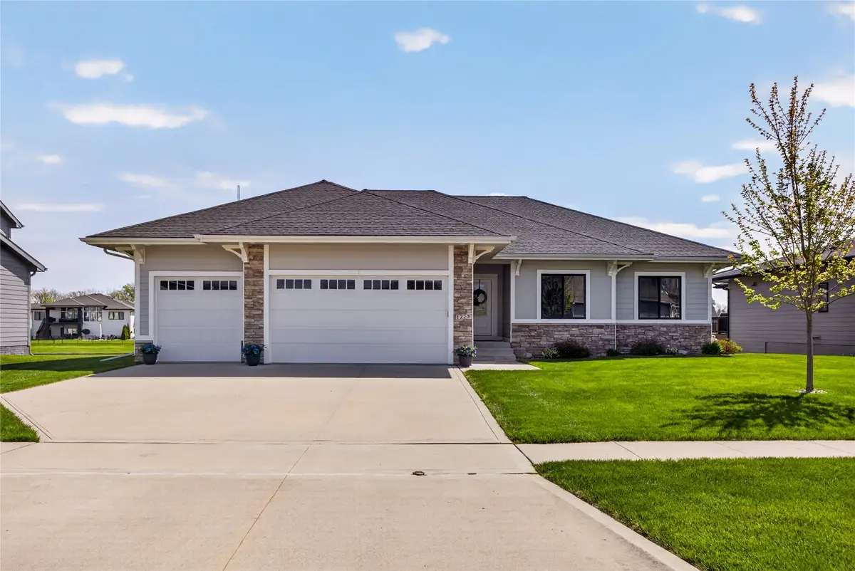 1220 S 100th Street, West Des Moines, IA 50266 - #1
