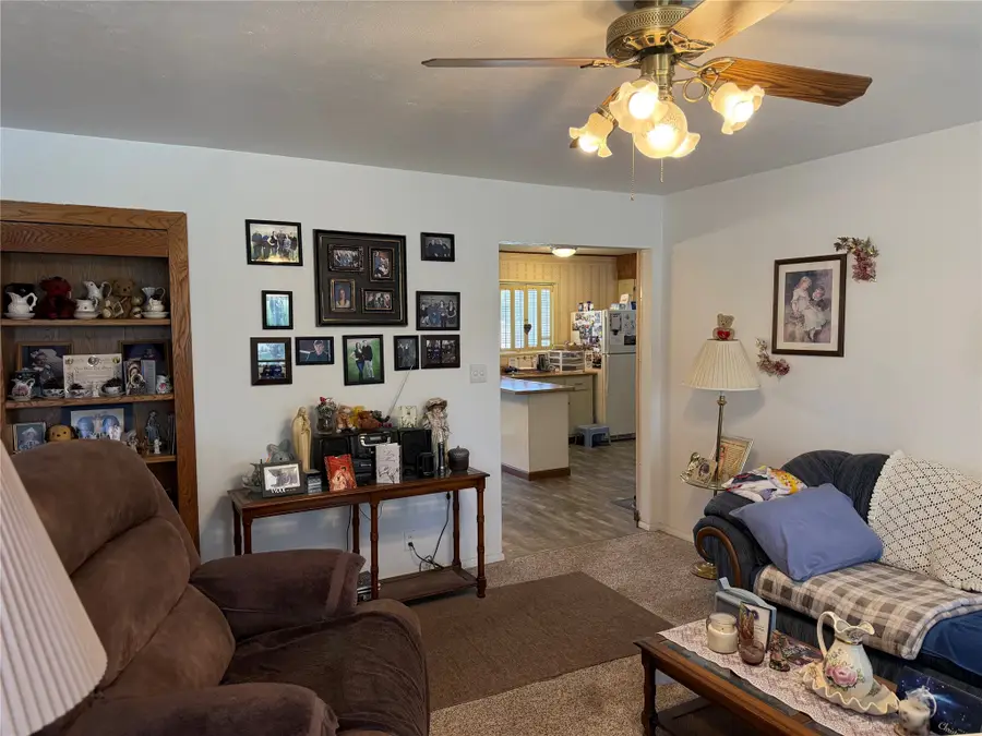 610 W Washington Street, Winterset, IA 50273 - #3