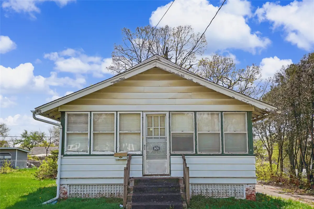 1424 Douglas Avenue, Des Moines, IA 50313 - #1