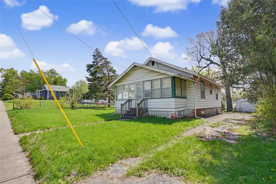 1424 Douglas Avenue, Des Moines, IA 50313 - #2