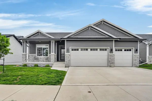 9815 Watermeadow Circle, Johnston, IA 50131