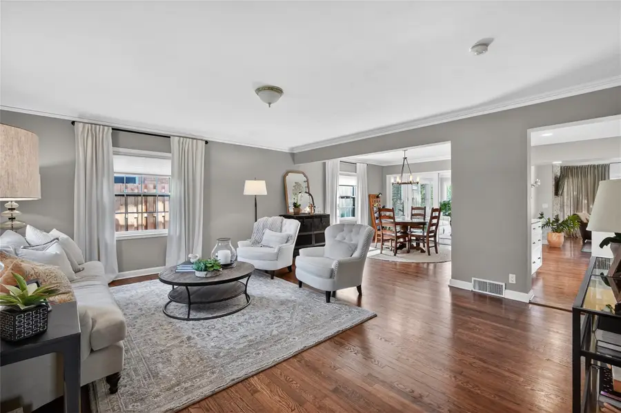 5712 Harwood Drive, Des Moines, IA 50312 - #3