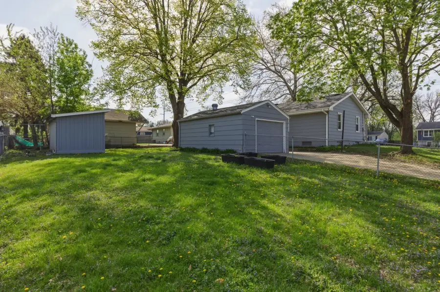 1000 E Watrous Avenue, Des Moines, IA 50315 - #3