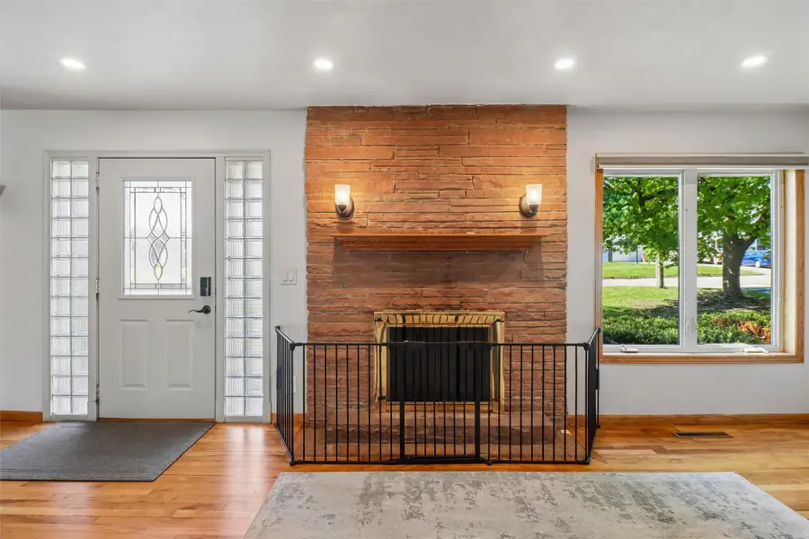 603 1st Street E, Altoona, IA 50009 - #3