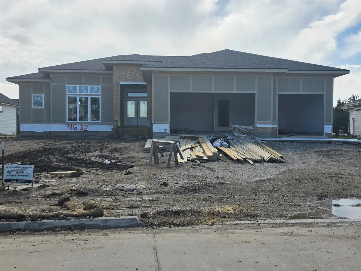 4632 161 Court, Urbandale, IA 50323 - #1