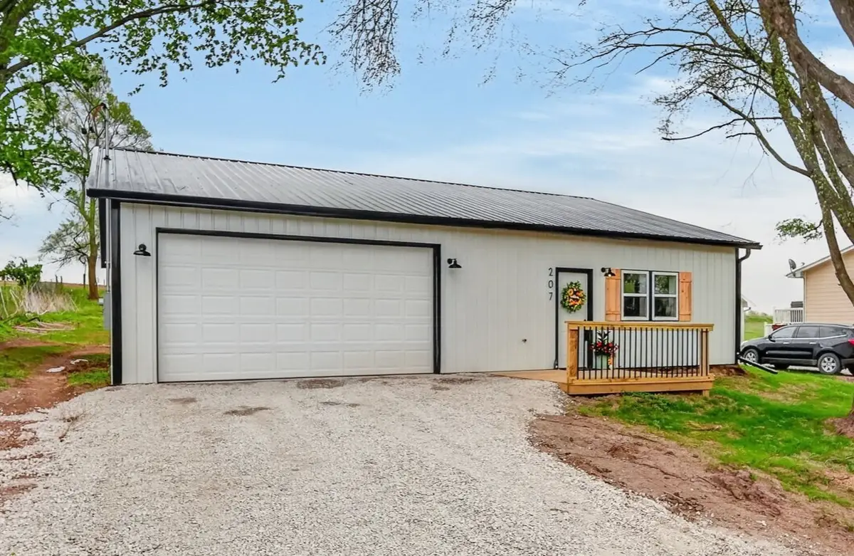 207 S East Avenue, Lacona, IA 50139 - #1