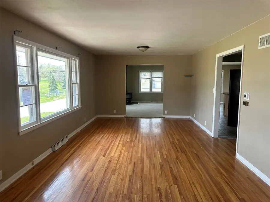 213 W Lincoln Street, Monroe, IA 50170 - #2