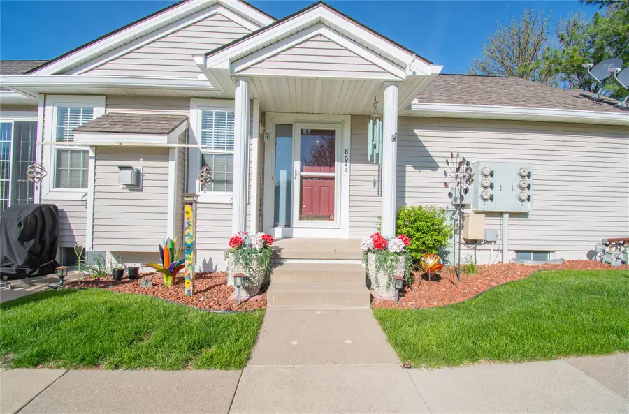 8621 Bromley Place, Johnston, IA 50131 - #2