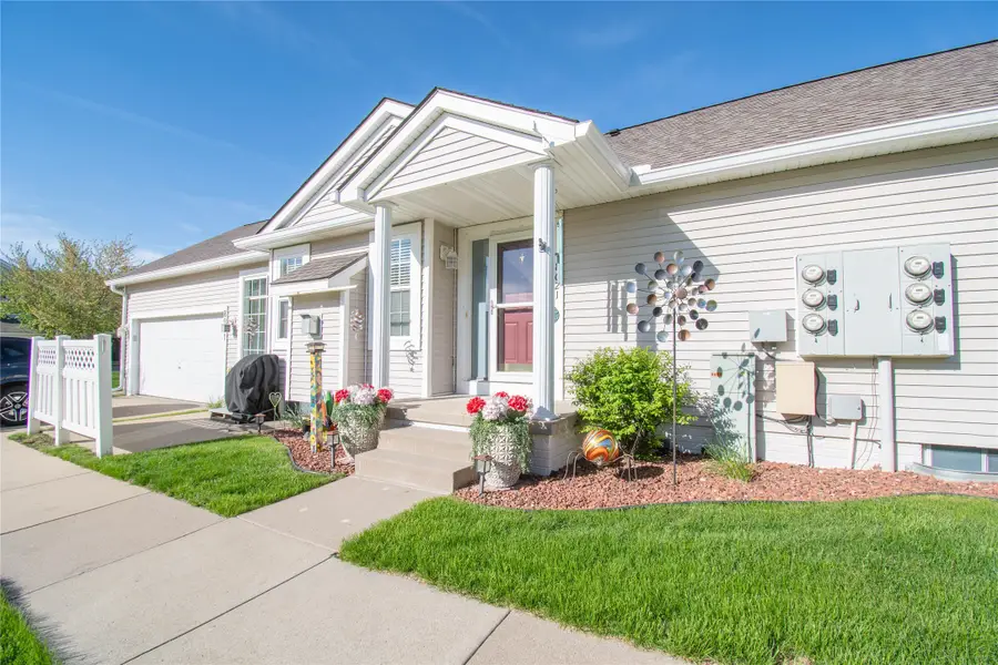 8621 Bromley Place, Johnston, IA 50131 - #3