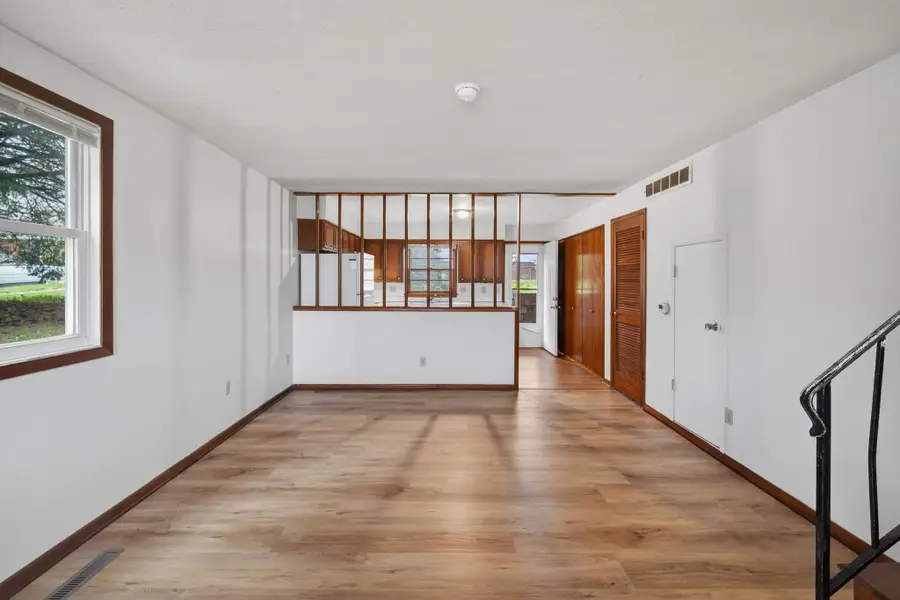 1727 E 33rd Street, Des Moines, IA 50317 - #3