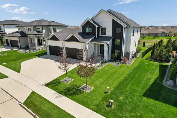 17636 Aurora Drive, Clive, IA 50325