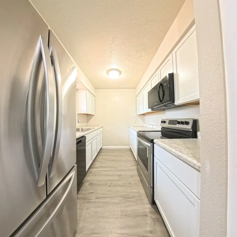 4016 64th Street, Urbandale, IA 50322 - #3