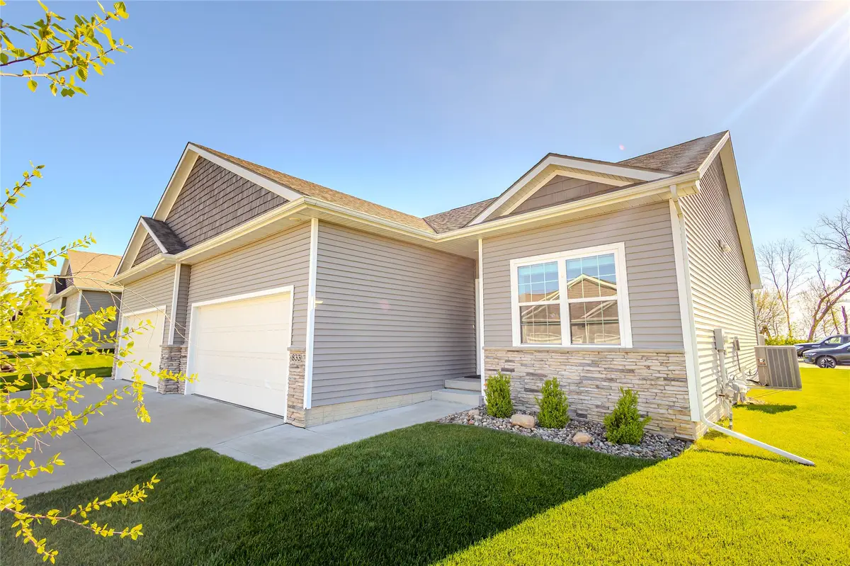 833 Pinehurst Way, Polk City, IA 50226 - #1