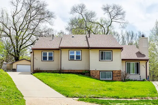 217 E Hughes Circle, Des Moines, IA 50315