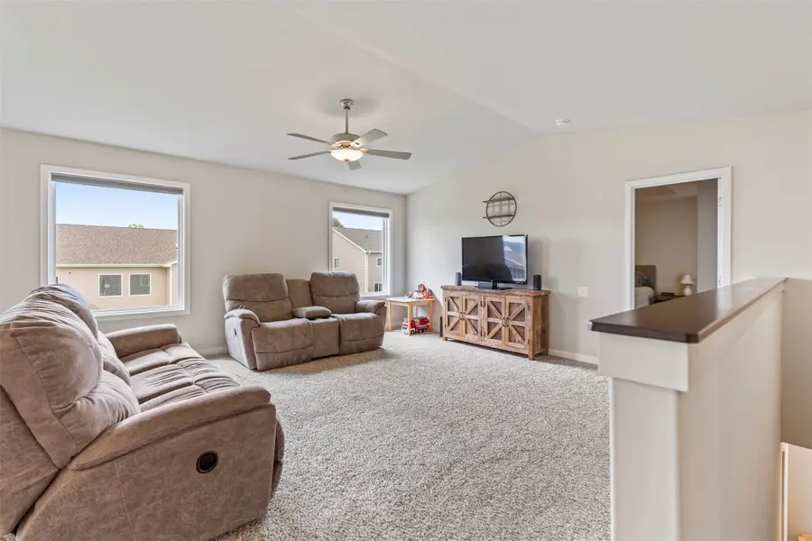 2501 N 7th Avenue Place E, Newton, IA 50208 - #3