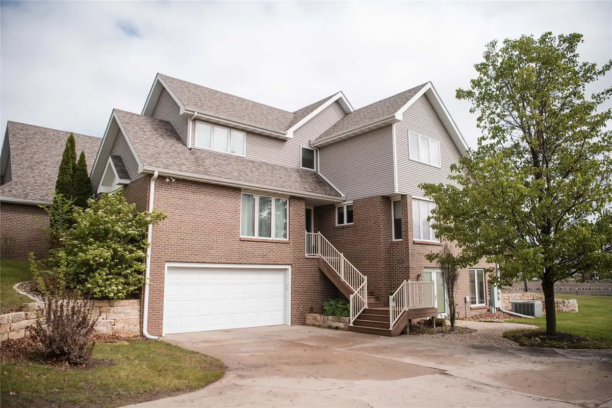 706 Bos Landen Weg #2, Pella, IA 50219 - #1