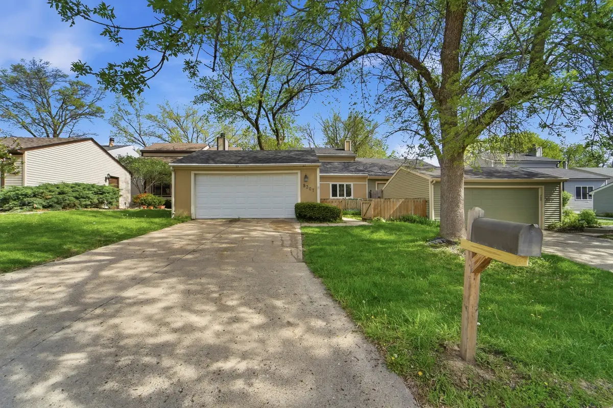 8307 Twana Drive, Urbandale, IA 50322 - #1