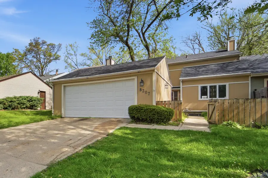 8307 Twana Drive, Urbandale, IA 50322 - #2