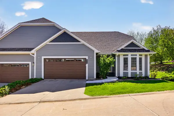 8114 Cobblestone Court, Urbandale, IA 50322