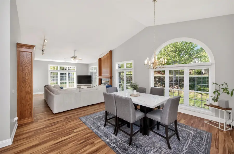 8114 Cobblestone Court, Urbandale, IA 50322 - #3