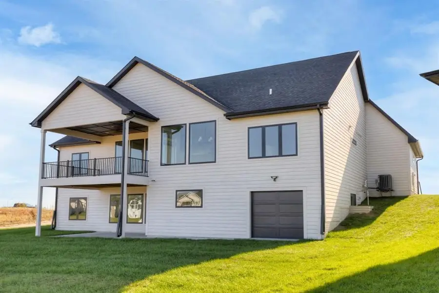 17227 Northview Drive, Urbandale, IA 50323 - #2