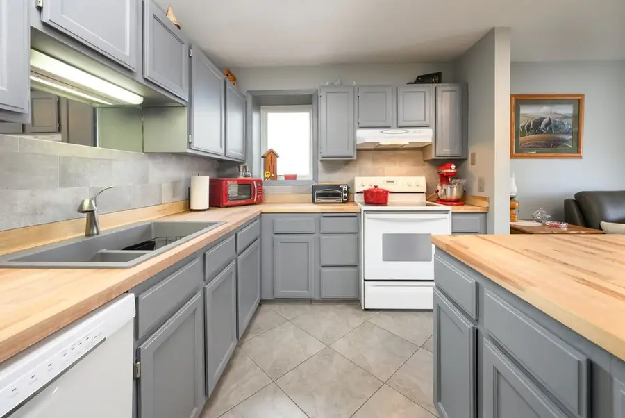 300 Walnut Street #1301, Des Moines, IA 50309 - #3