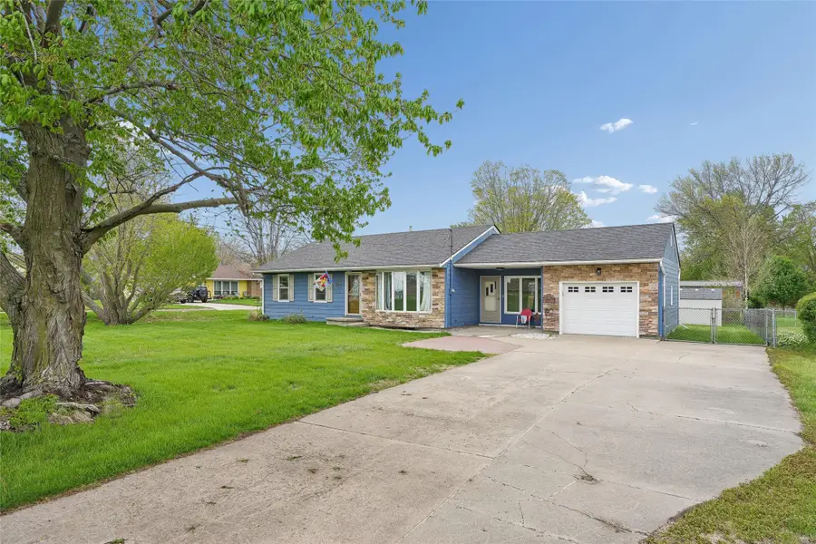 2713 1st Avenue E, Newton, IA 50208 - #3