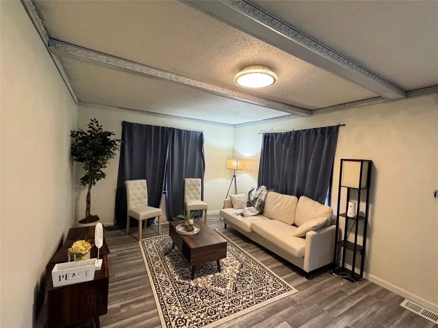 3841 Columbia Street, Des Moines, IA 50313 - #2