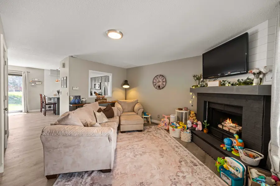 1070 50th Street #10E, West Des Moines, IA 50266 - #3