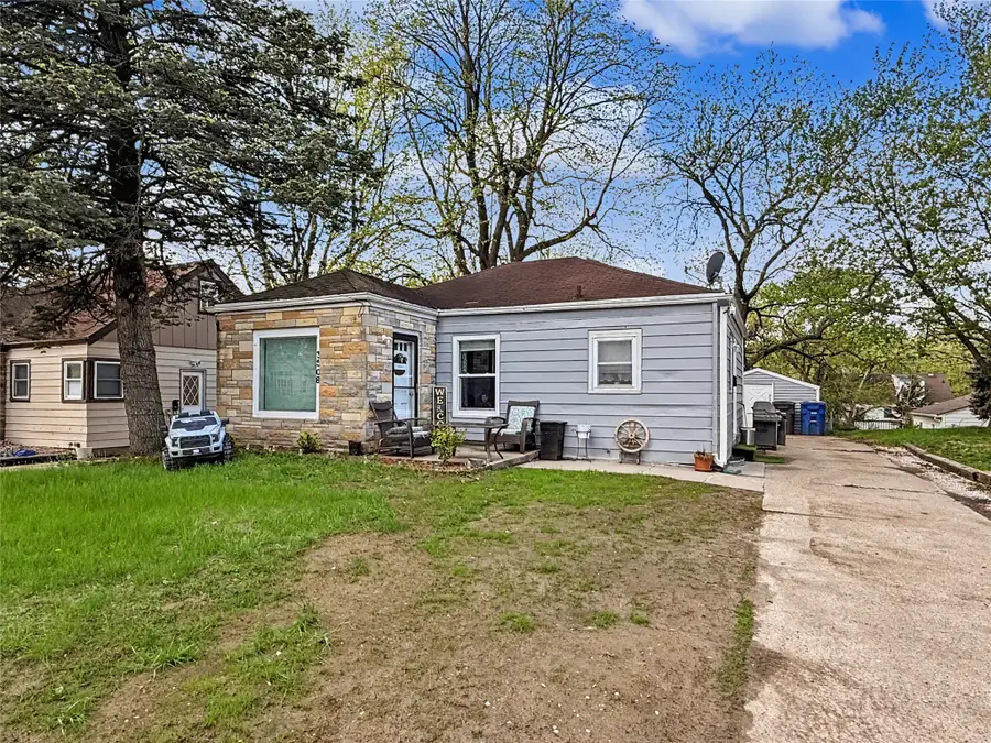 3508 37th Street, Des Moines, IA 50310 - #2