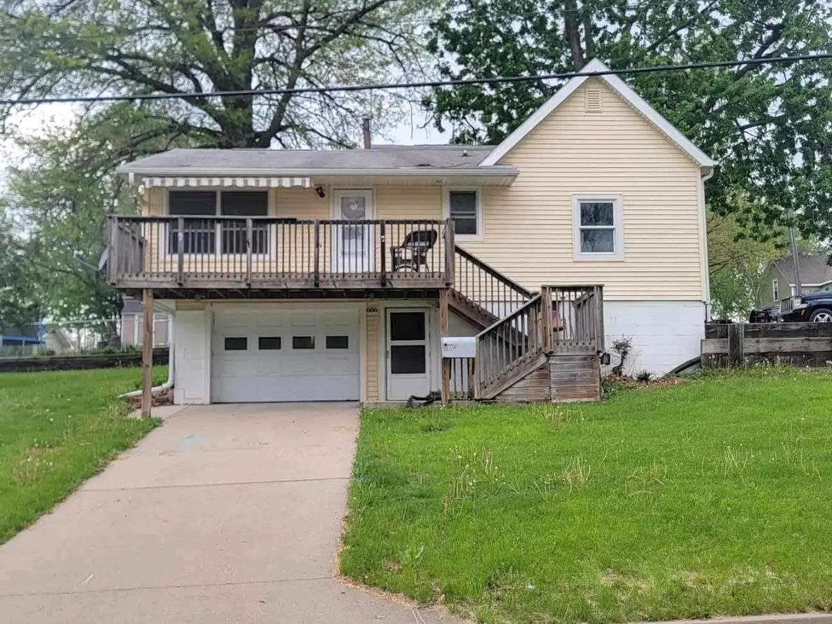 606 S 5th Street, Knoxville, IA 50138 - #1
