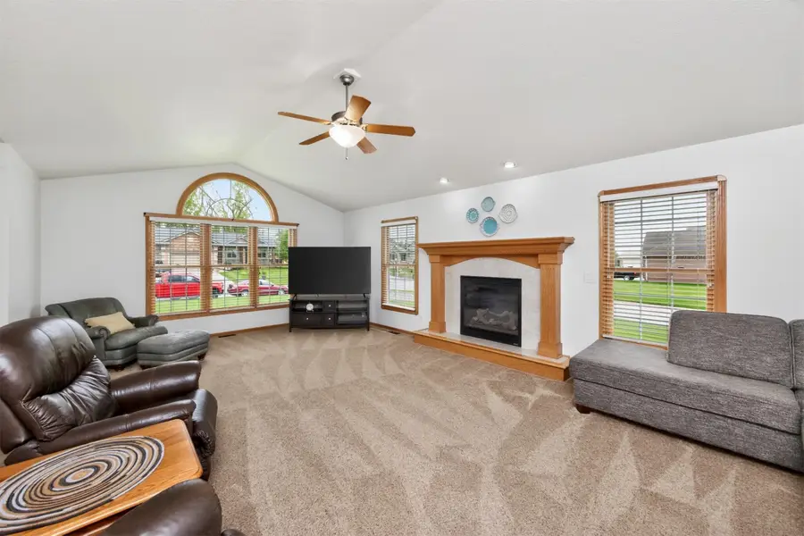 5764 NW 3rd Court, Des Moines, IA 50313 - #3