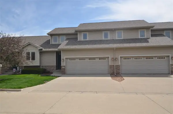 5437 Prairie Parkway, Johnston, IA 50131