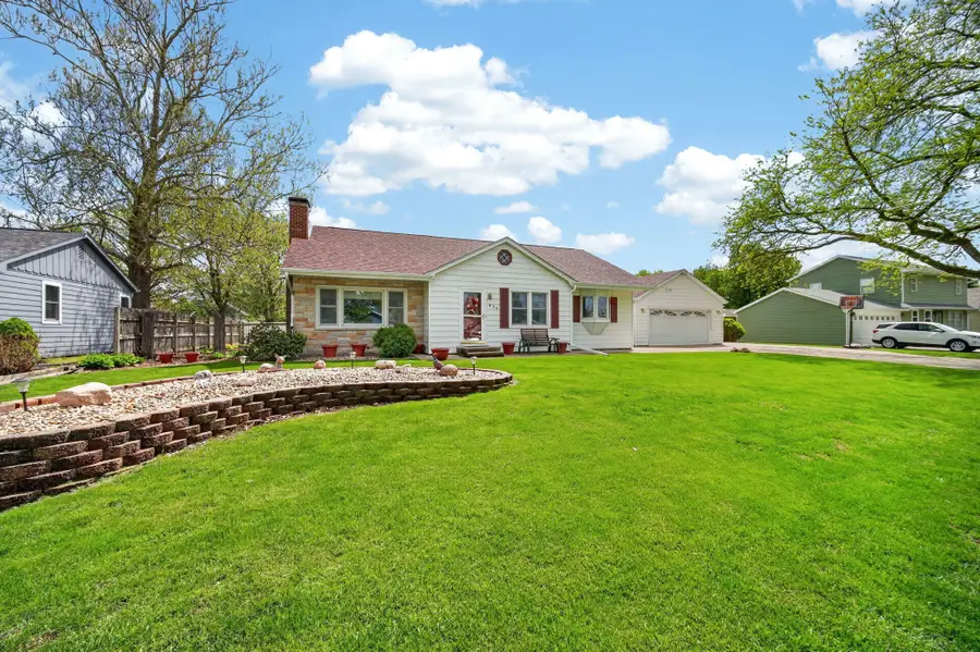 806 E 9th Street S, Newton, IA 50208 - #3