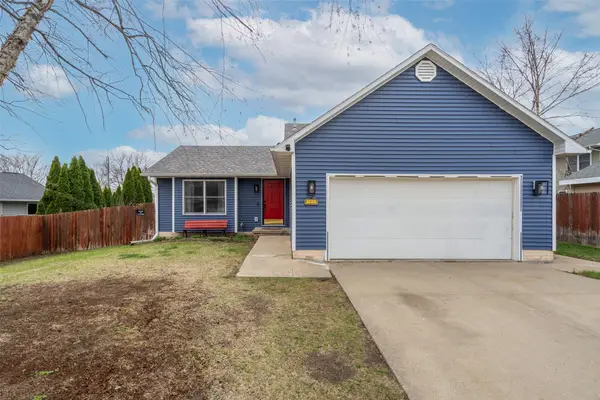 2520 Riverwoods Avenue, Des Moines, IA 50320