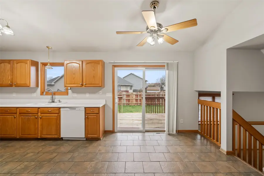 2520 Riverwoods Avenue, Des Moines, IA 50320 - #3