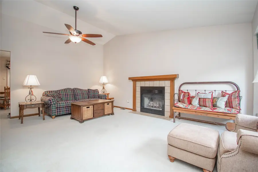 7090 Hickory Lane, Urbandale, IA 50322 - #3