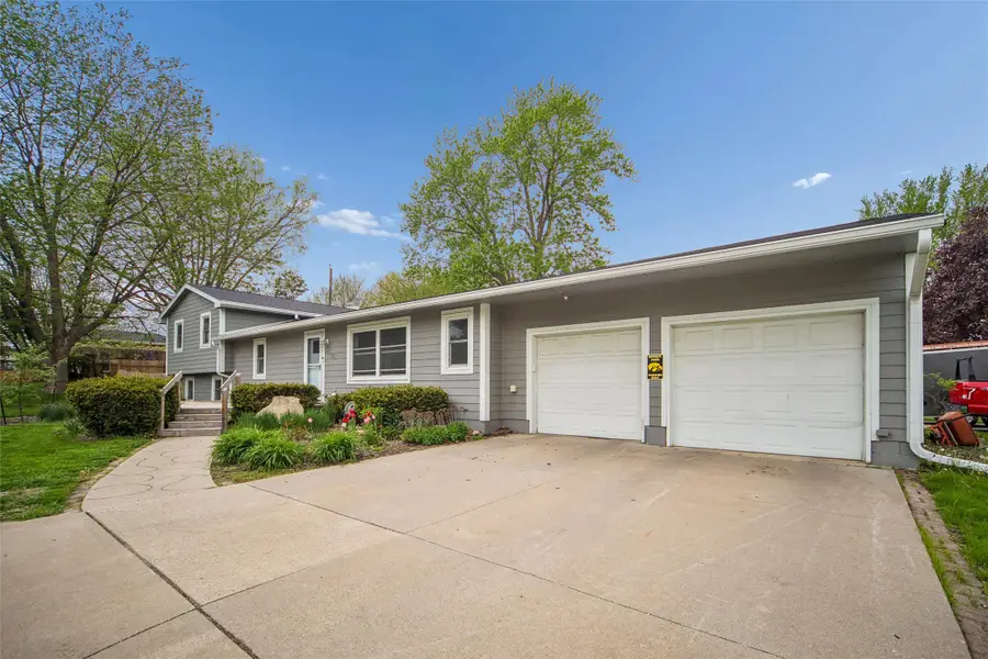 102 4th Street Se, Bondurant, IA 50035 - #3