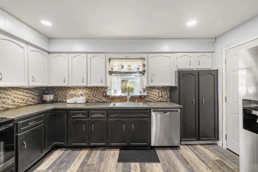 204 Maple Street, De Soto, IA 50069 - #2