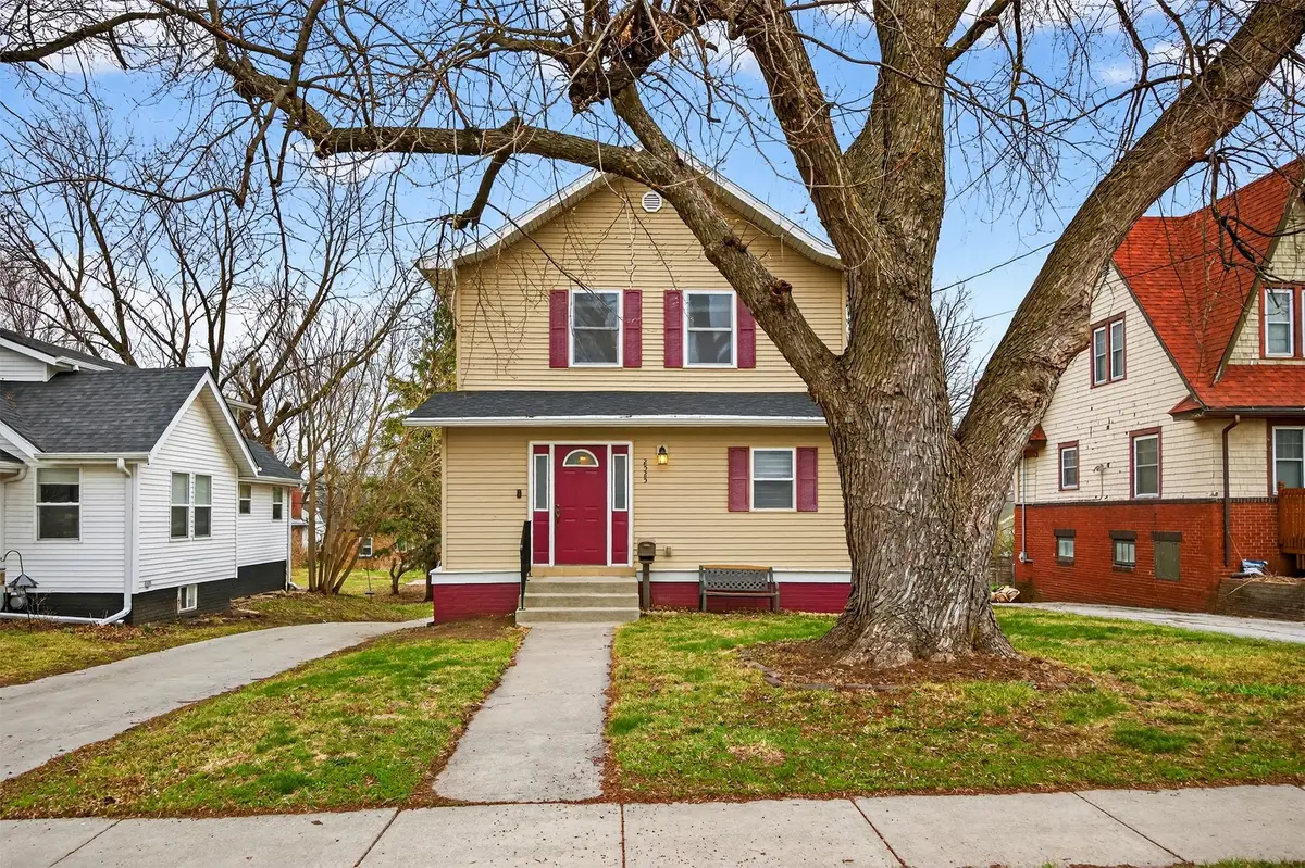 2525 Beaver Avenue, Des Moines, IA 50310 - #1