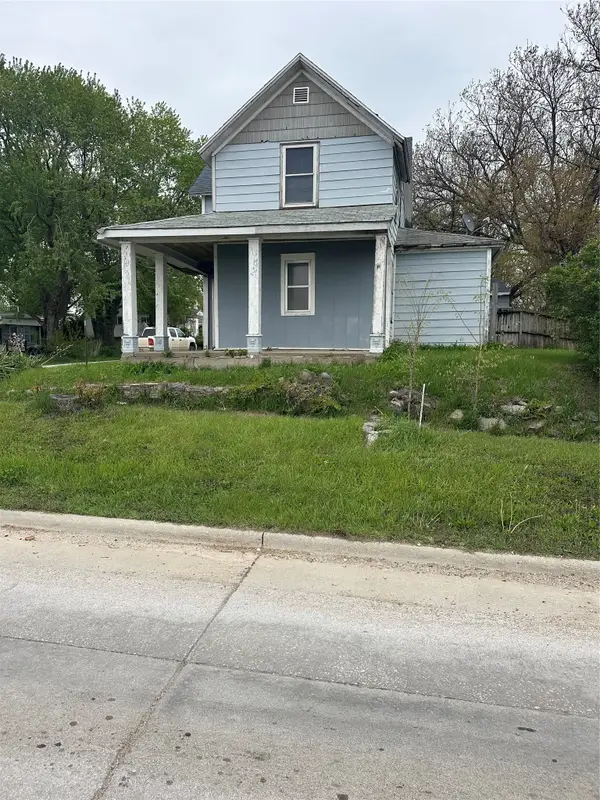 102 E Locust Street, Ogden, IA 50212