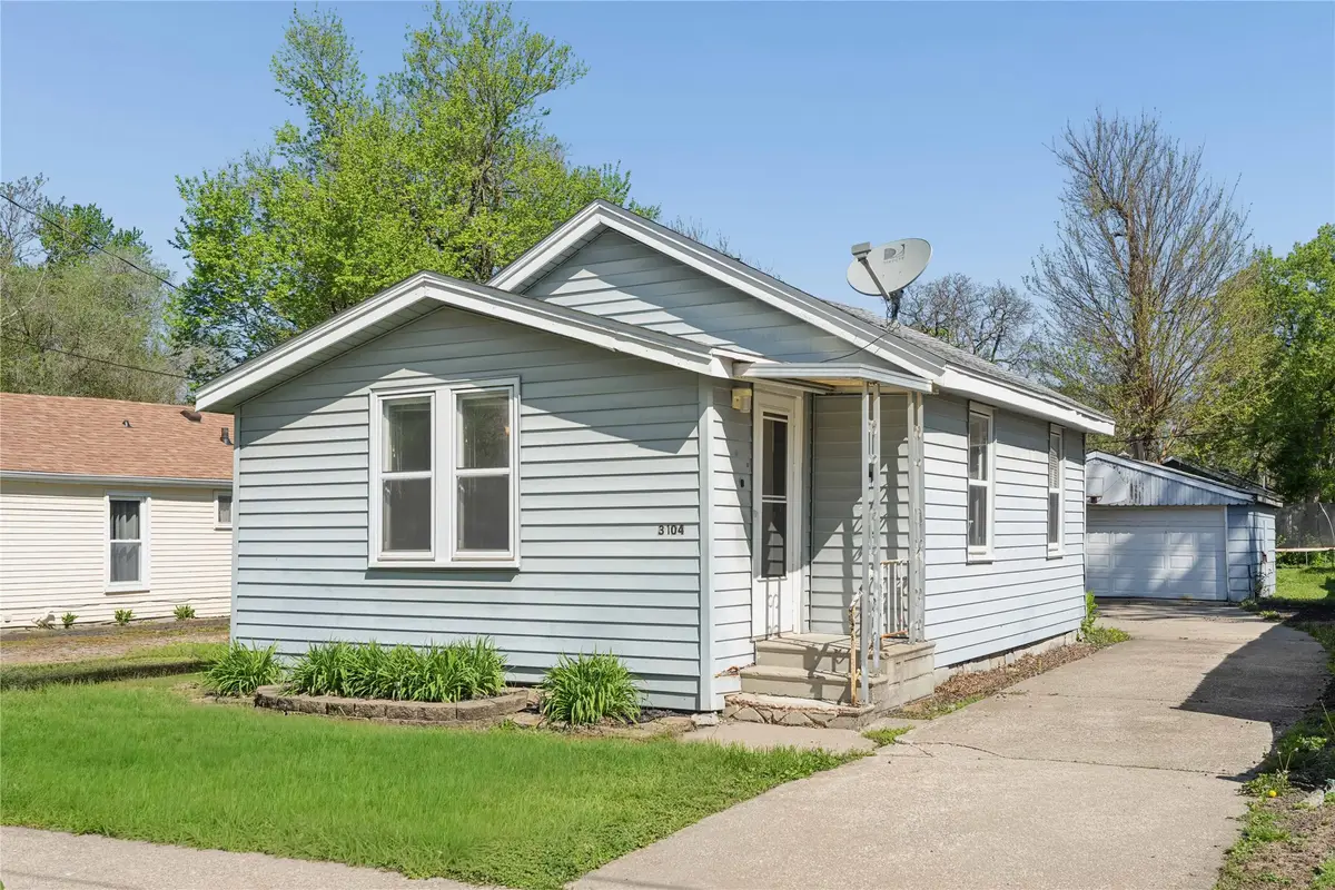 3104 Garfield Avenue, Des Moines, IA 50317 - #1